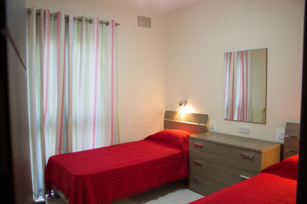 Apartment Triq Is-Silla Марсаскала Номер фото