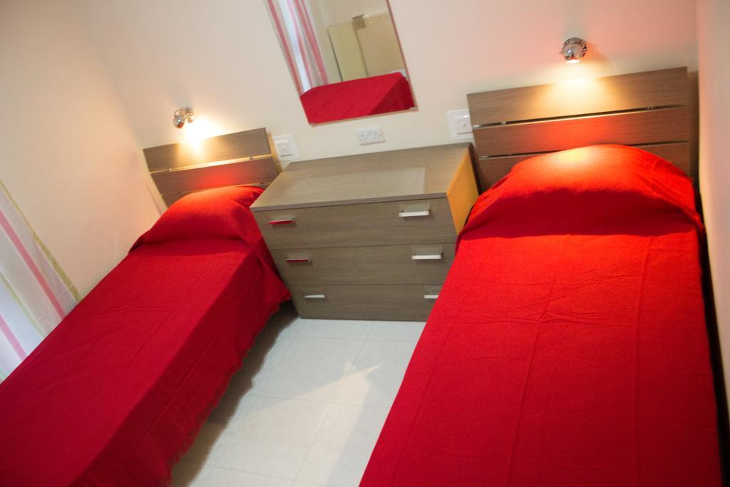 Apartment Triq Is-Silla Марсаскала Номер фото